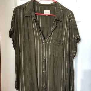 American Eagle s/s top.